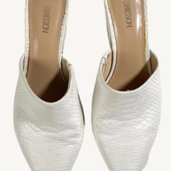 White, high-heeled mules - Picture 2 of 7